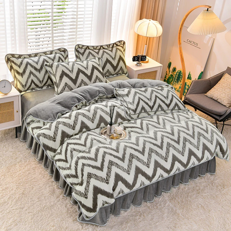 8-9斤牛奶绒四件套冬季加绒加厚双面绒保暖印花床裙款网红款