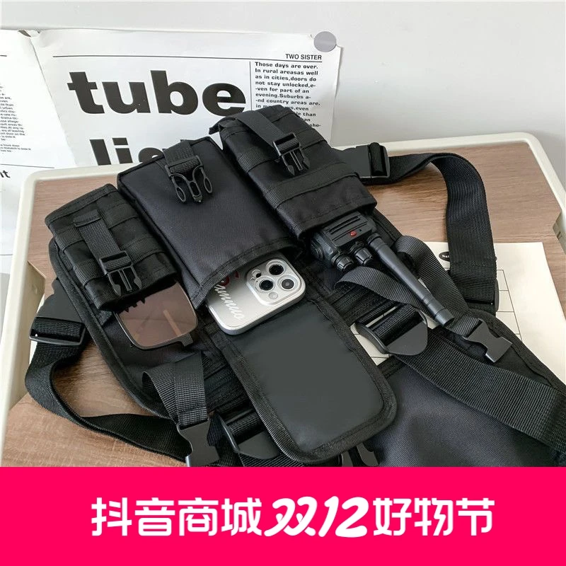 战术包机能马甲包ins潮挎包男胸包休闲个性男士包包工装背包