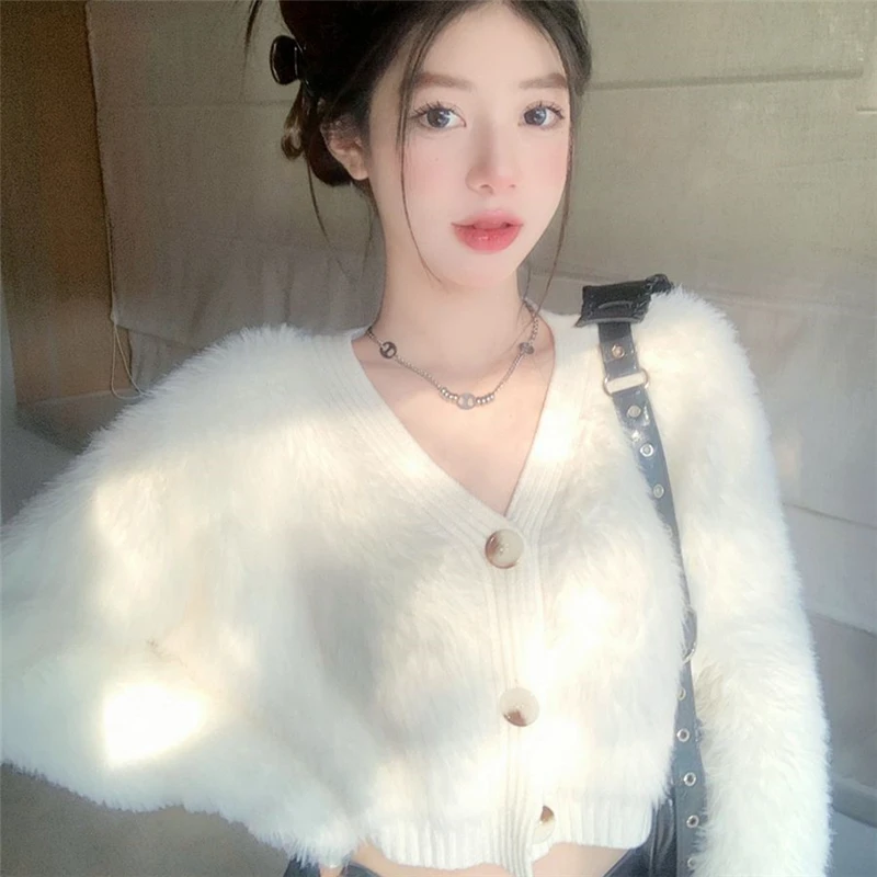 清仓毛绒绒的毛衣秋冬短款开衫仿貂绒针织衫小个子v领外套女小款