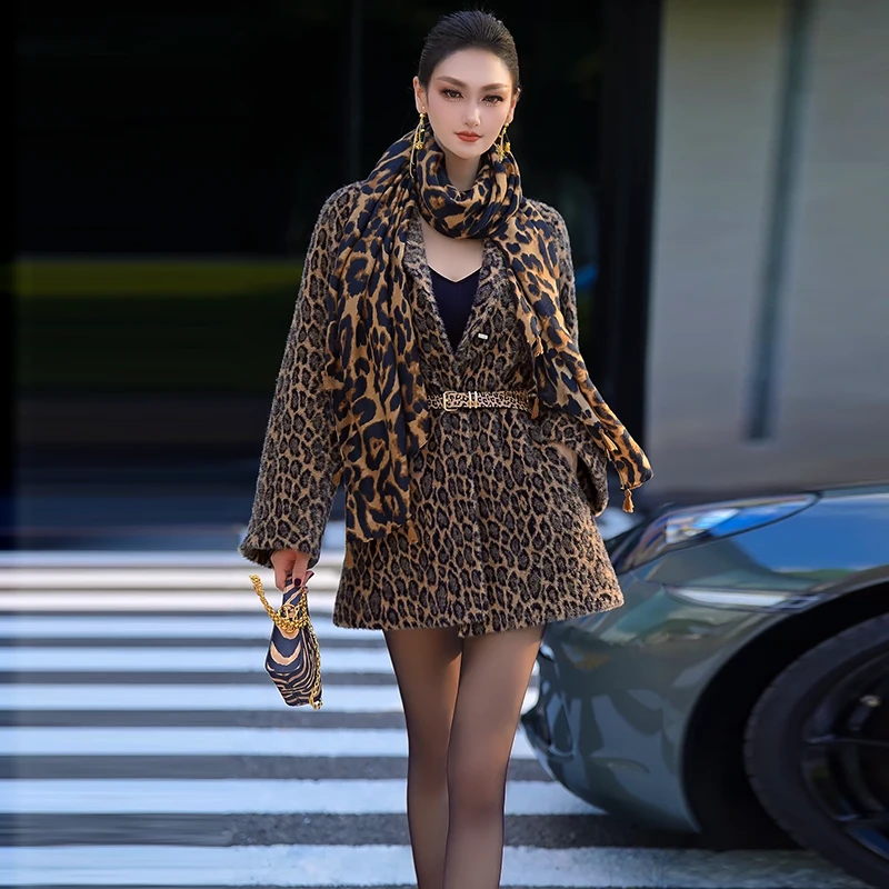 型色缤纷2024秋冬新款豹纹毛呢外套