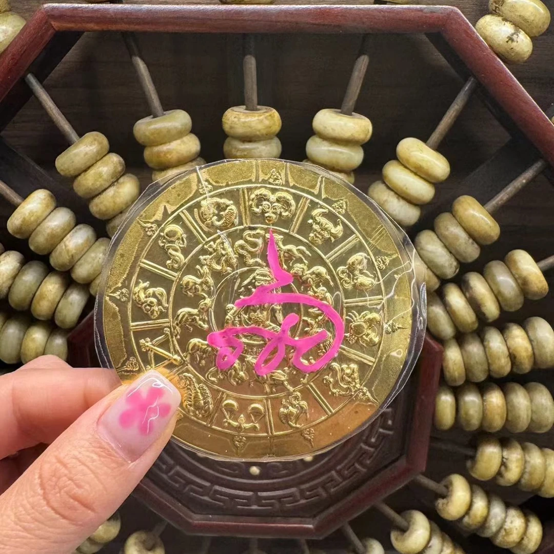 金色巨人女神创意贴纸