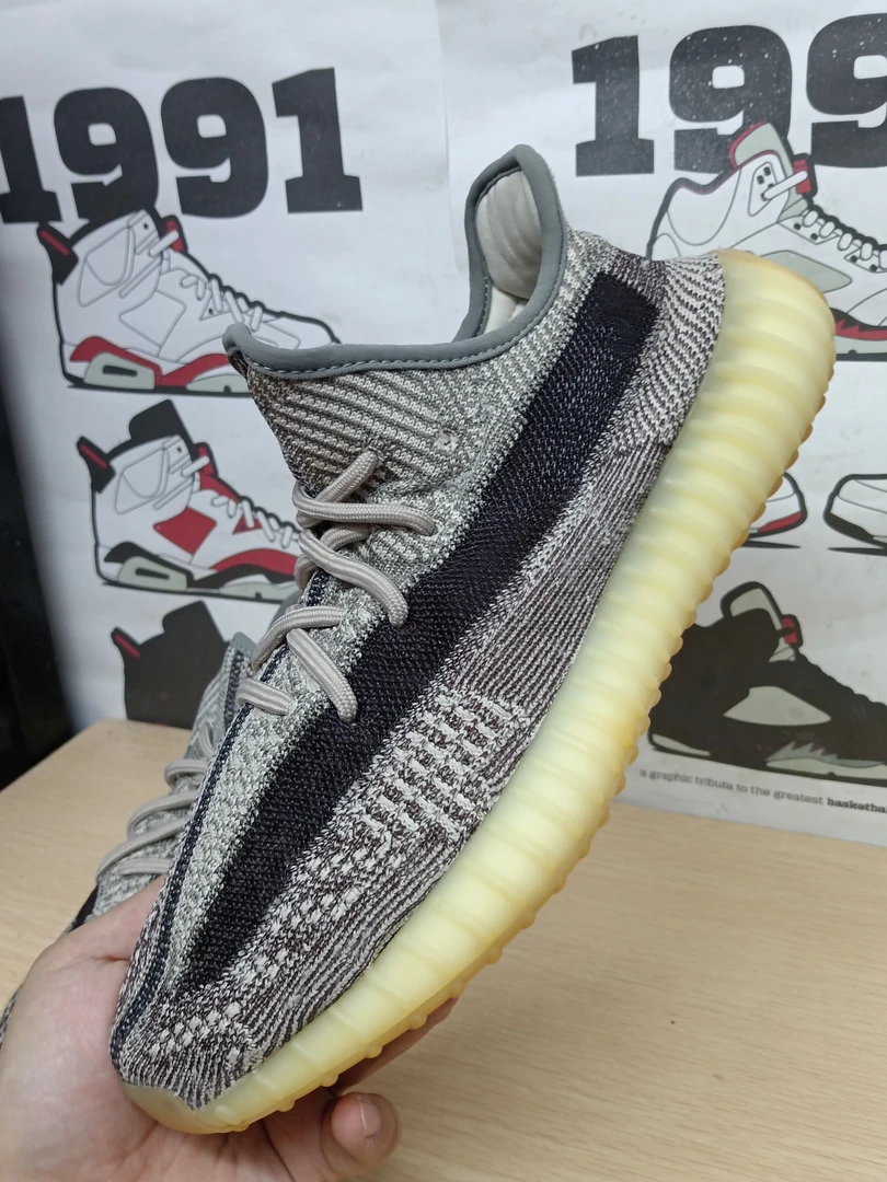 95新42码椰子yezzy 350 v2黑灰芝麻休闲鞋潮鞋/无原盒/公价1999