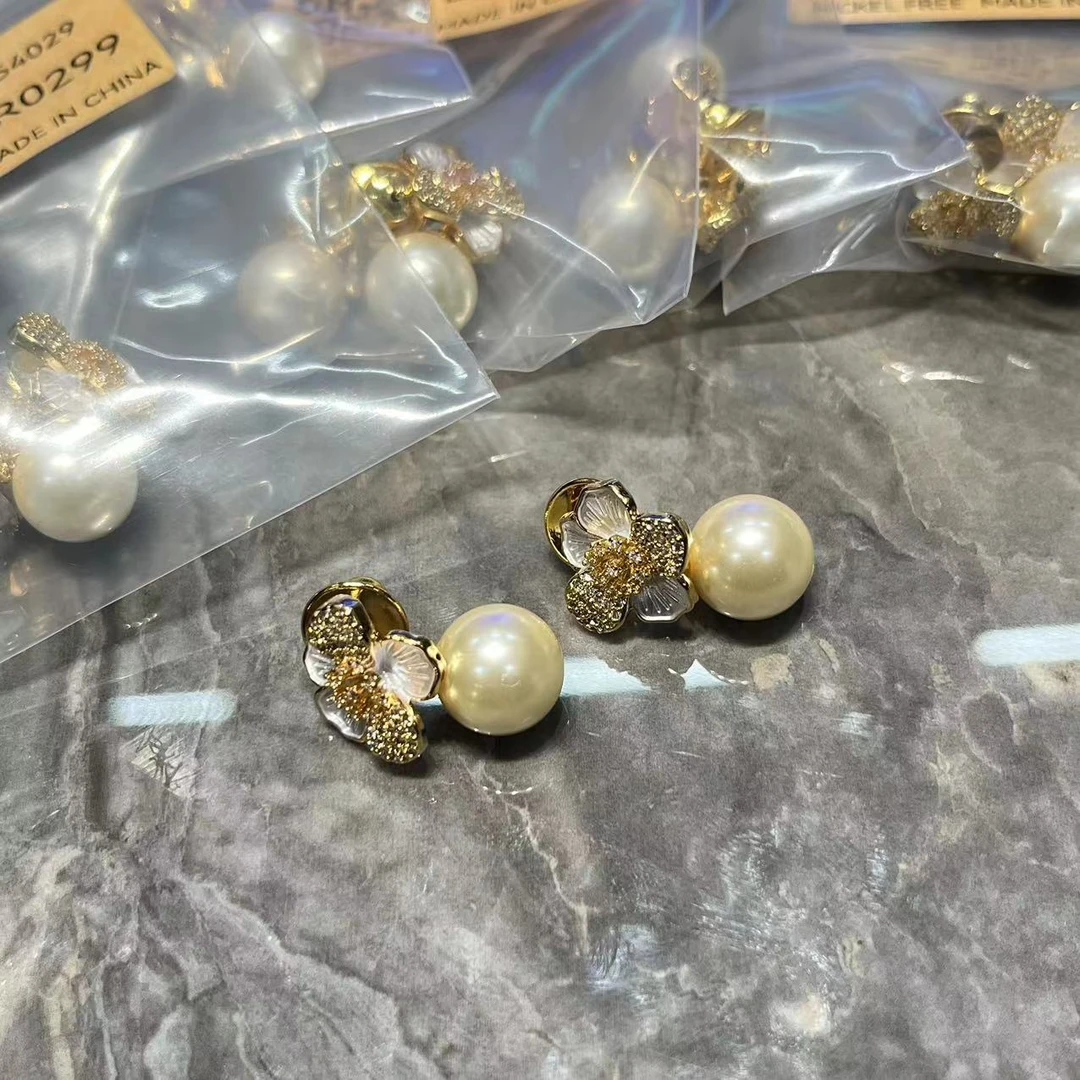 铜合金耳饰 0299 铜合金耳饰金色中古微镶小花花珠珠耳钉复古百搭