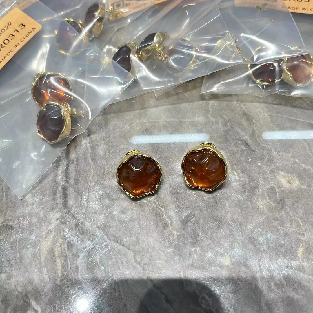 铜合金耳饰 0313 铜合金耳饰 金色中古微镶美拉德色系亚克力耳钉