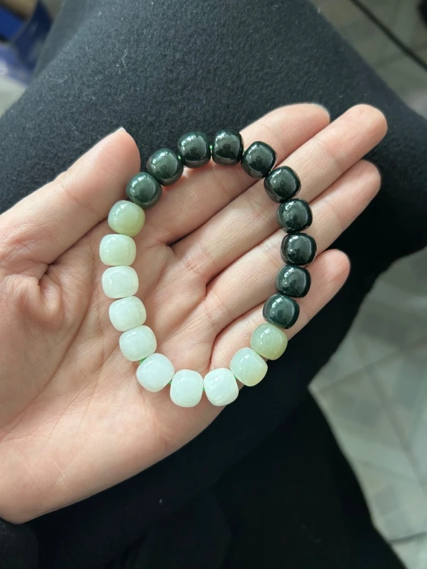 和田玉渐变手链 卡10毫米时尚