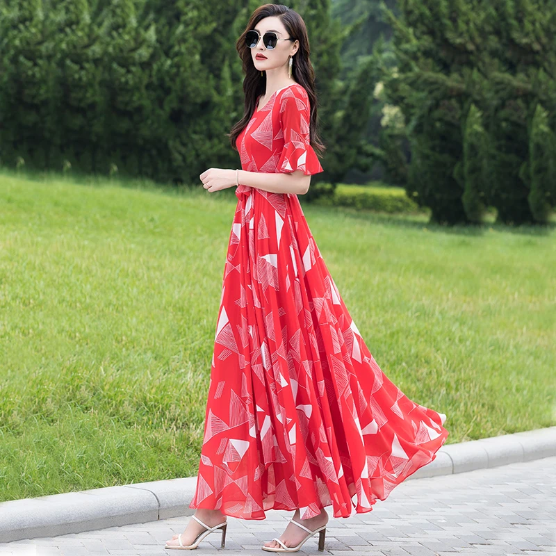 红色连衣裙女夏季2024新款V领雪纺印花波西米亚长裙大摆沙滩裙女