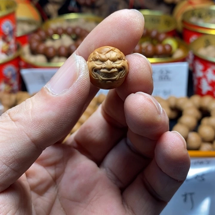 核桃核雕小**艺雕刻单珠