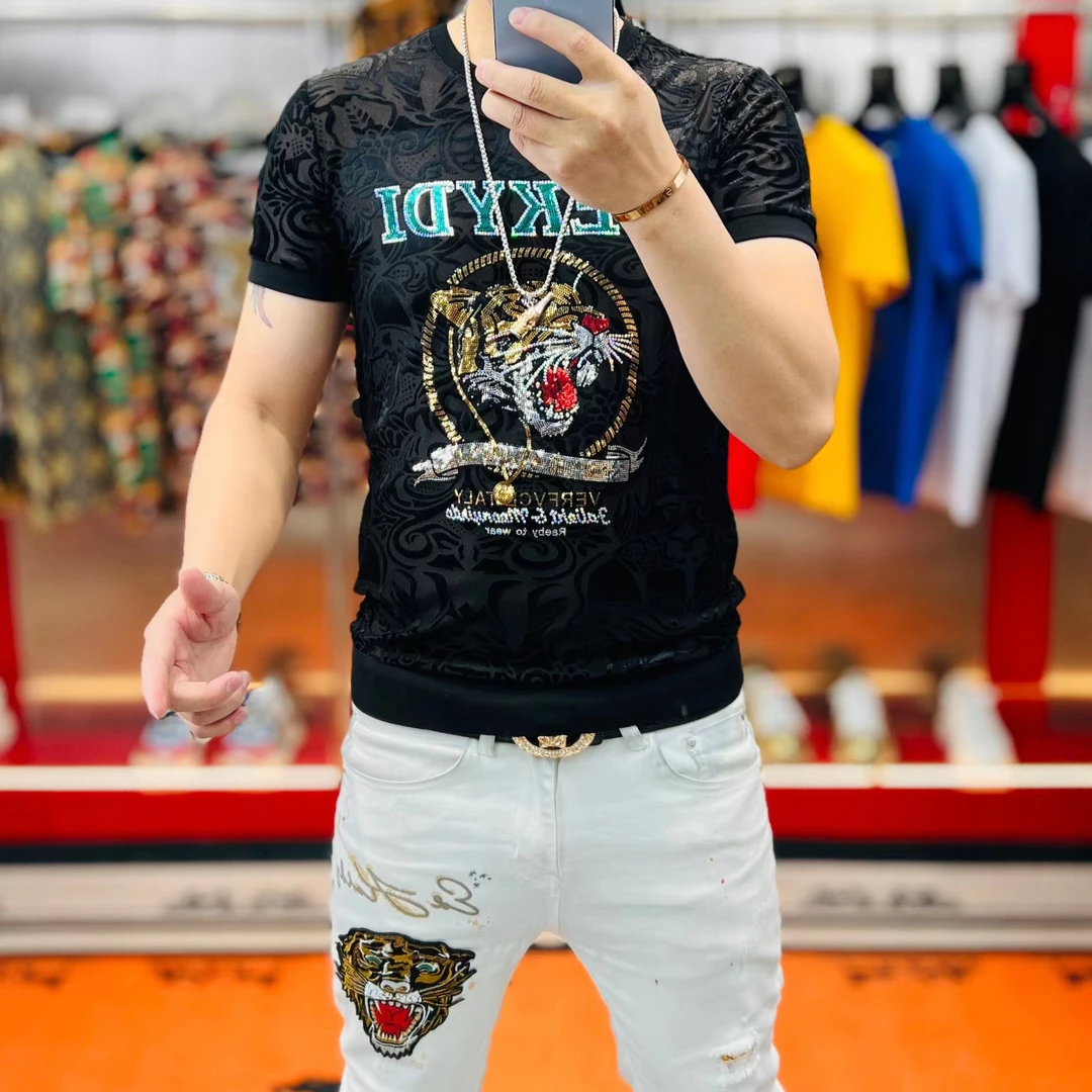 夏季新款男士时尚修身显瘦百搭帅气植绒雕花镭射珠片虎头圆领短袖