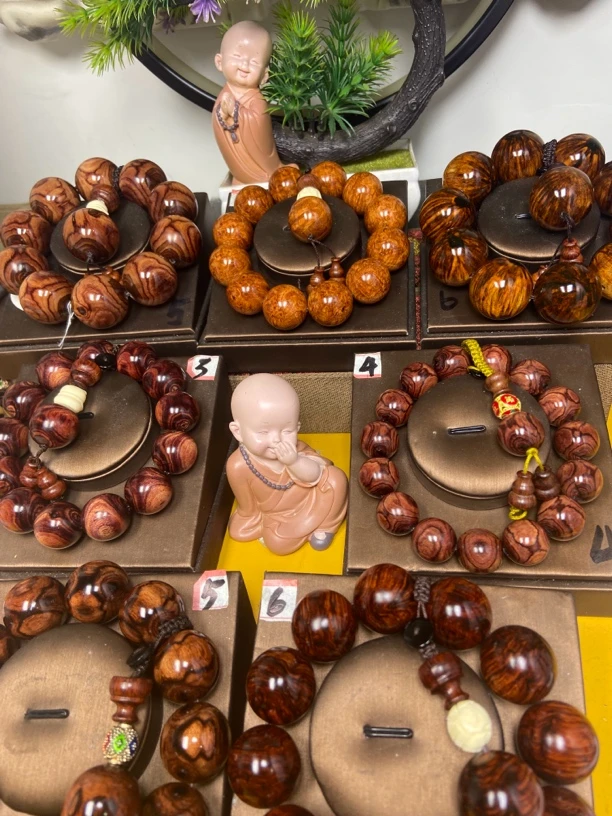 黄花梨佛珠手串檀瘤疤对眼高端收藏