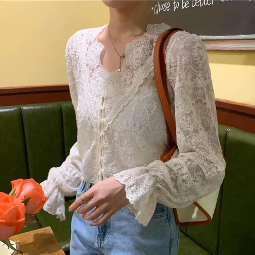 重工刺绣别致甜美奶乖上衣减龄漂亮洋气小衫