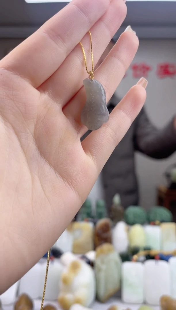 【闪购商品】和田玉挂件18K金镶嵌1