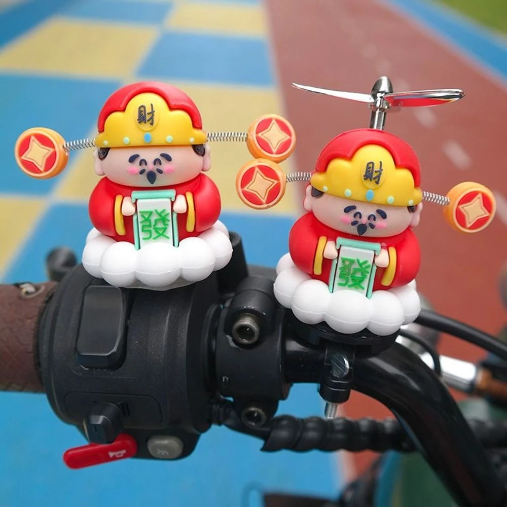 螺旋桨卡通财神公仔电动摩托车摆件电瓶自行车汽车载后视镜装饰品