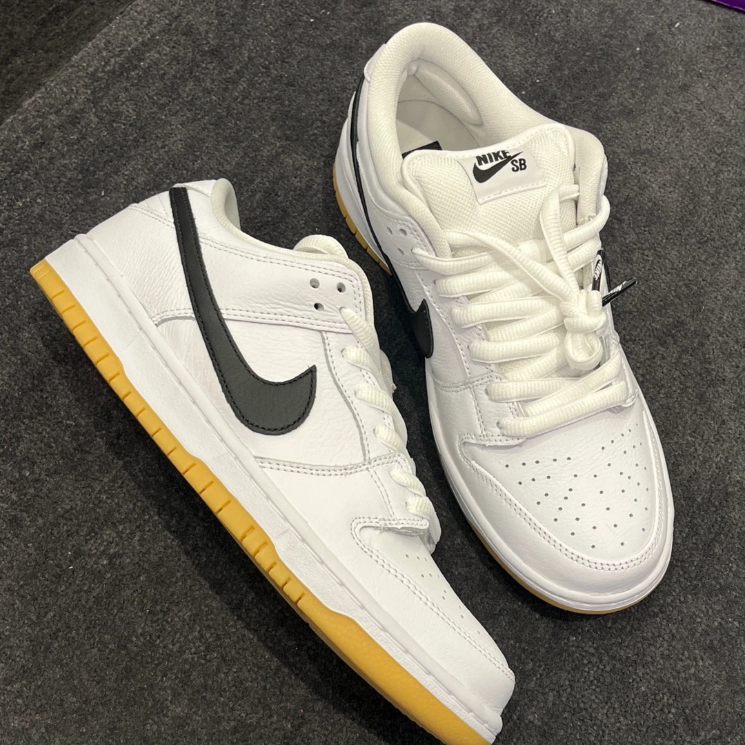Nike Dunk SB Low 低帮 板鞋 男女同款白黑CD2563-101