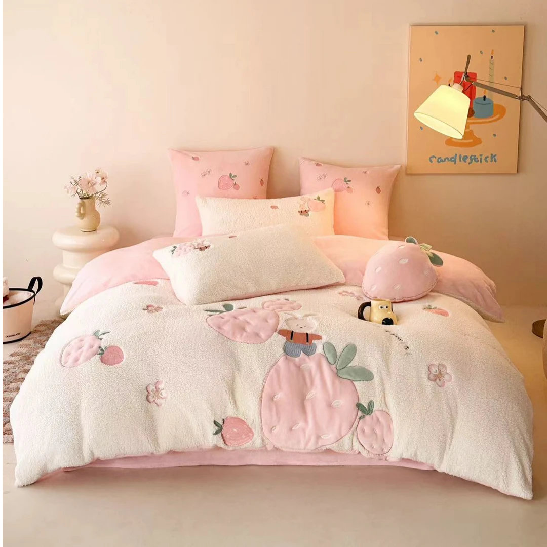 小玲子 兔宝 冬季加厚高克羊羔绒牛奶绒三件套四件套卡通风