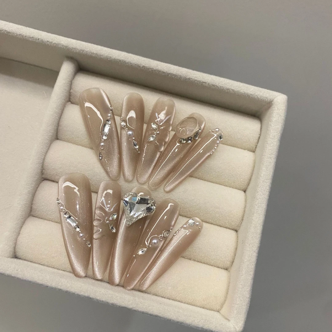 西域蝴蝶 斜边珍珠碎钻立体蝴蝶异型歪心钻西域蝴蝶贴片穿戴甲