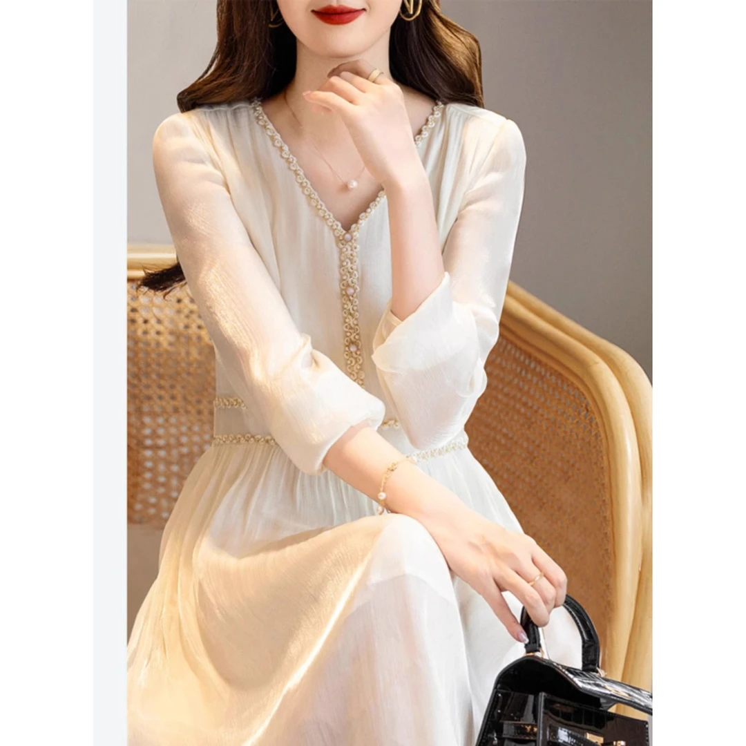 7189#高级感V领连衣裙女2025新款中长款气质修身简约重工裙子