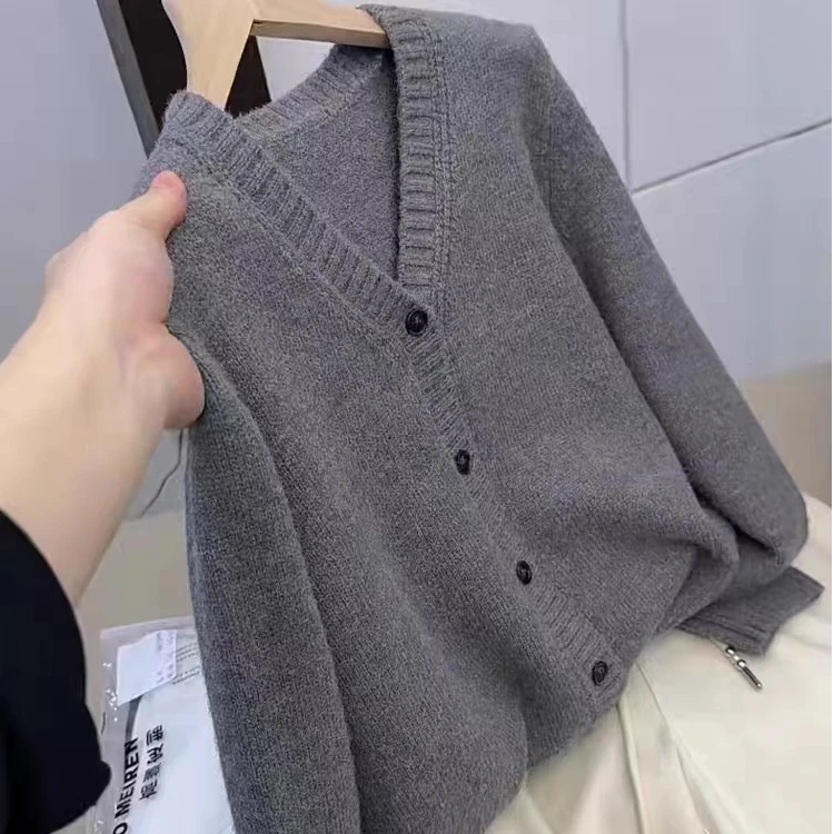 韩系简约风灰色v领针织毛衣开衫外套女秋季2024新款洋气减龄上衣