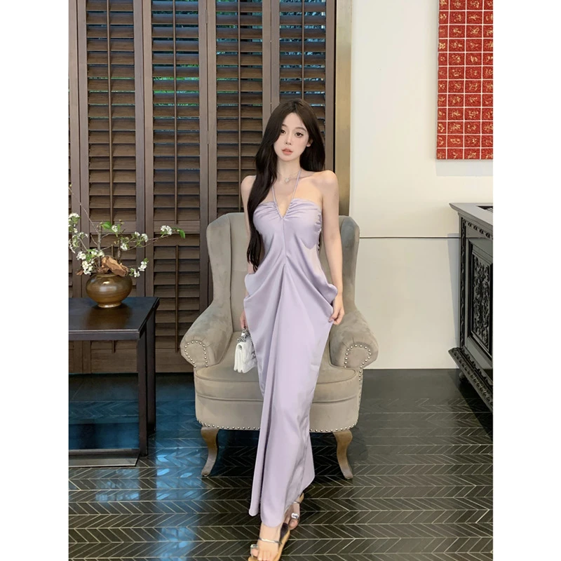 法式设计高级感缎面收腰显瘦褶皱挂脖连衣裙女纯欲风气质包臀裙子