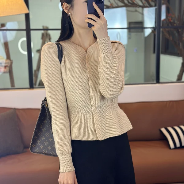 MOLANOOTD“云瑶”24冬新款荷叶摆羊毛开衫修身收腰莫兰ML-M112101