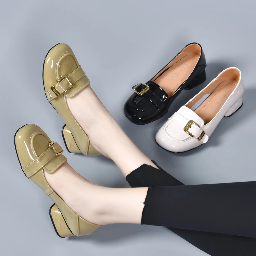 春秋英伦风百搭女鞋软底粗跟妈妈鞋时尚平底浅口皮鞋舒适圆头单鞋