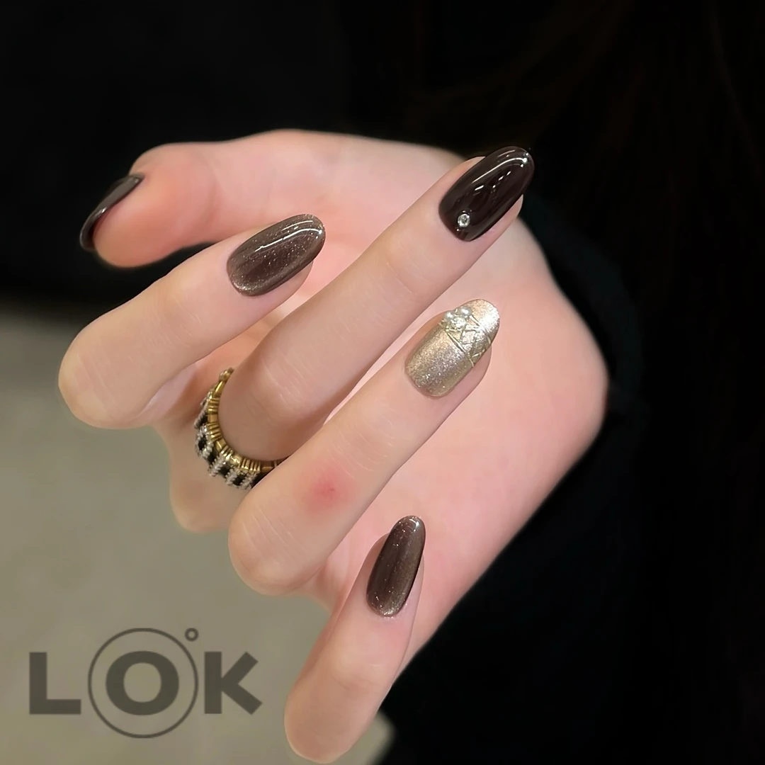 洛克奈儿『歌剧院』魔镜粉手绘 纯手工穿戴甲秋冬气质显白猫眼镶钻