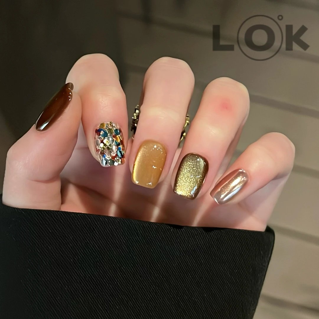 洛克奈儿『潘多拉』超闪猫眼亮片 纯手工穿戴甲显白裸色轻奢秋冬款