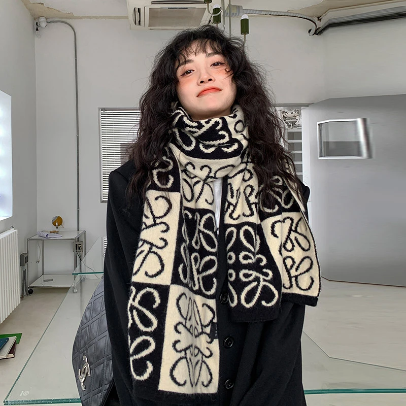 2025新款网红格子毛线围巾女冬季高级感加厚披肩韩系双面保暖围脖