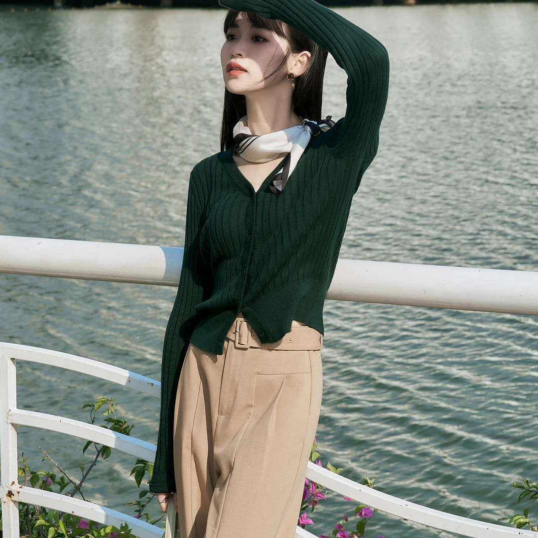 【大柒】【原野】2192柒量一裁小个子棉坑条肌理感显白显瘦毛织上衣女