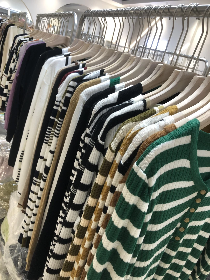 随机精品毛衣一件