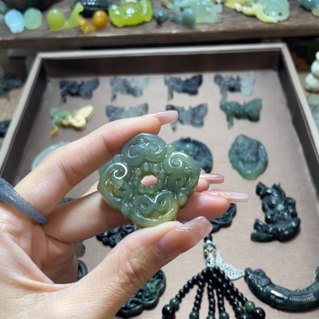 【闪购商品】蛇纹石玉颈饰未镶嵌