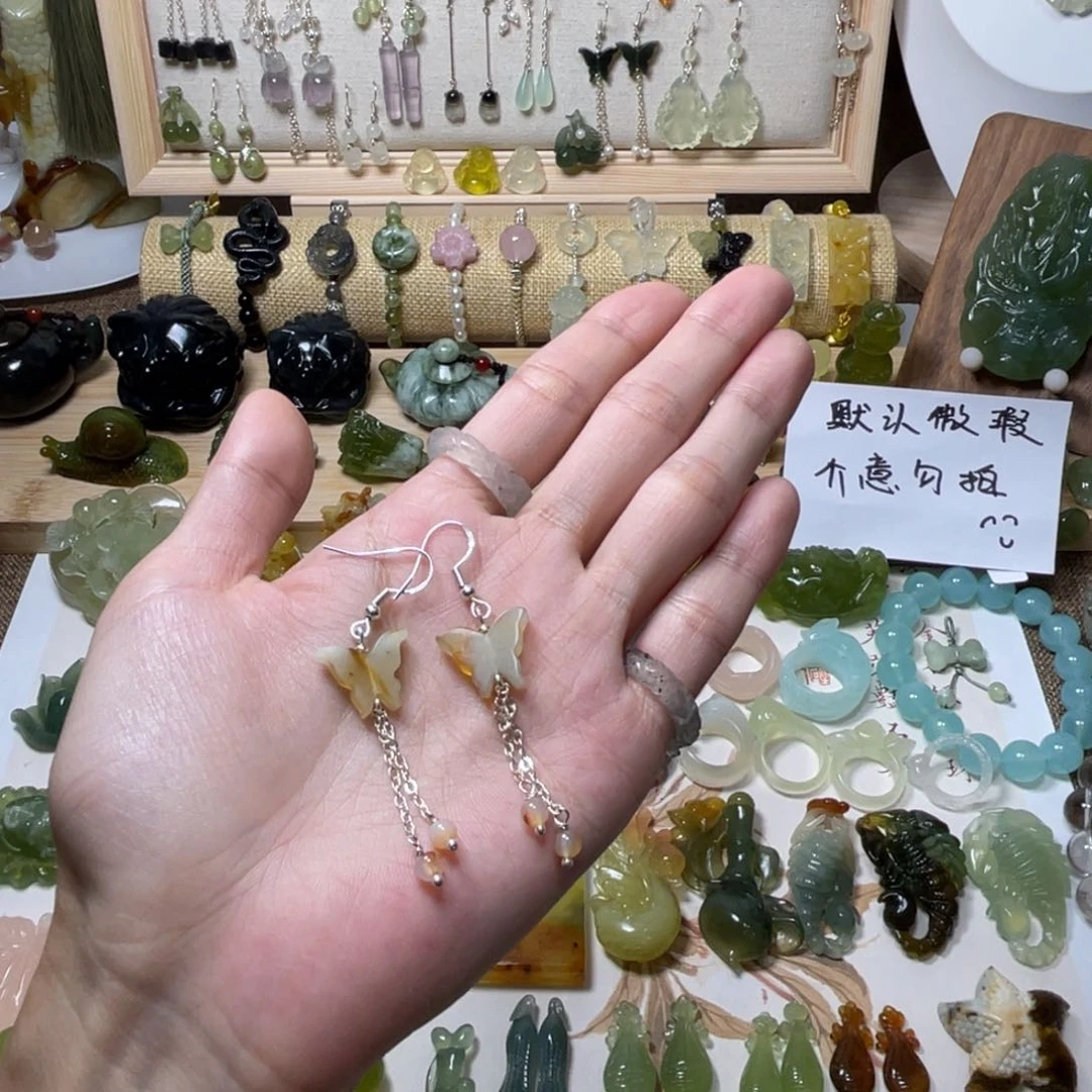 蛇纹石玉颈饰未镶嵌