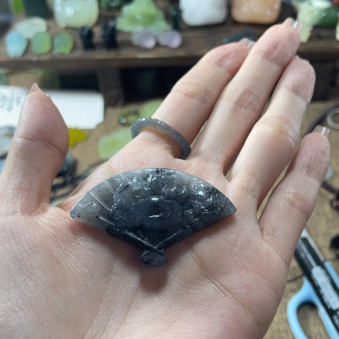 【闪购商品】蛇纹石玉颈饰未镶嵌烤**?