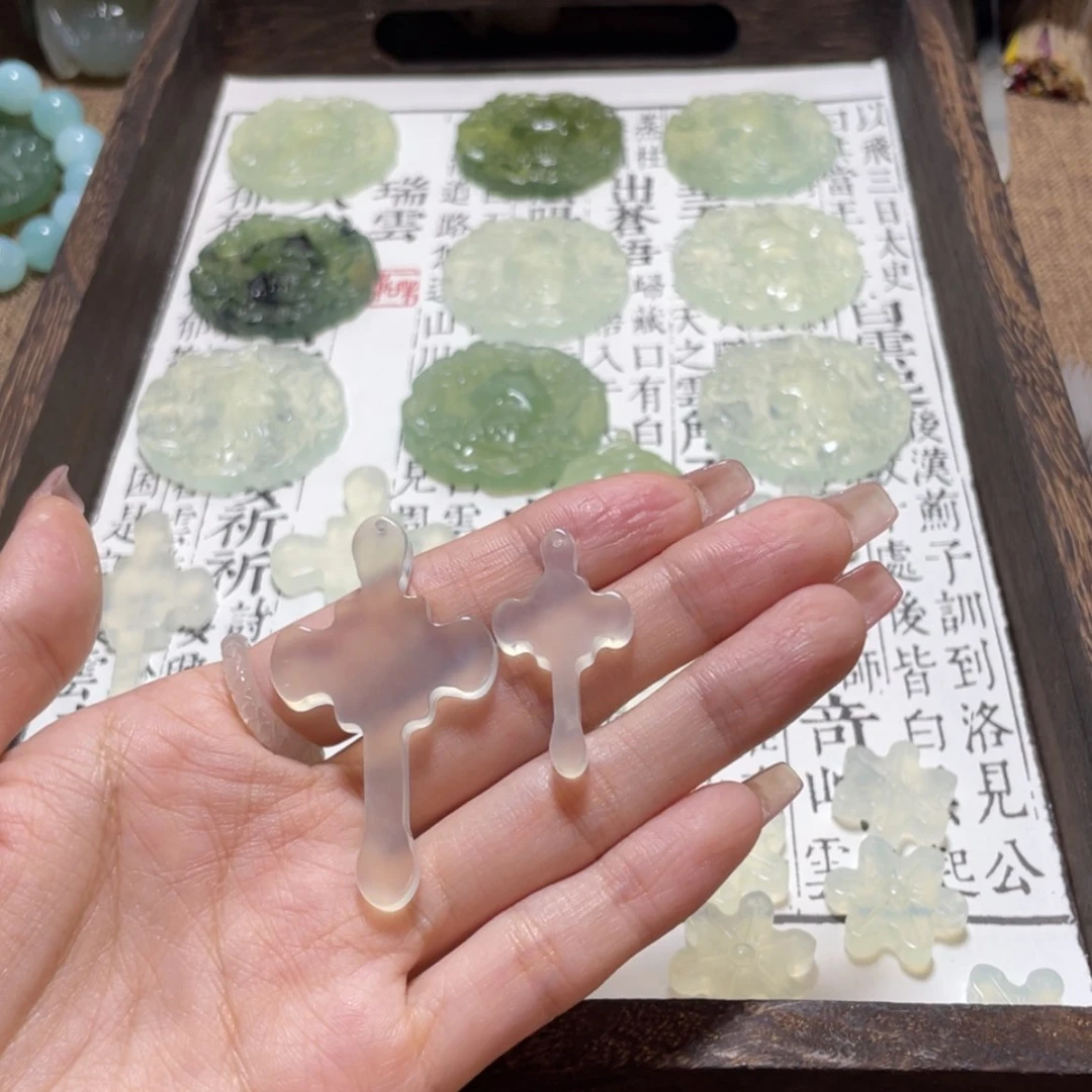 【闪购商品】蛇纹石玉颈饰未镶嵌宇***熊