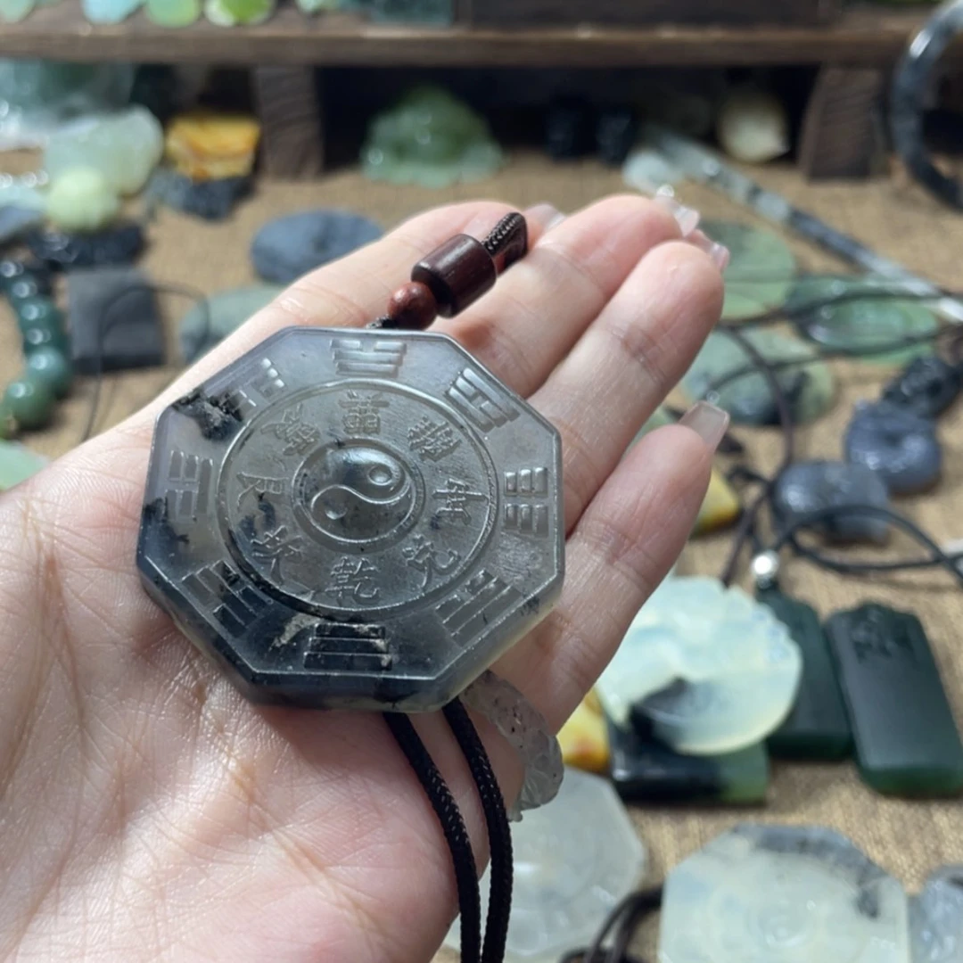 【闪购商品】蛇纹石玉颈饰未镶嵌许*安