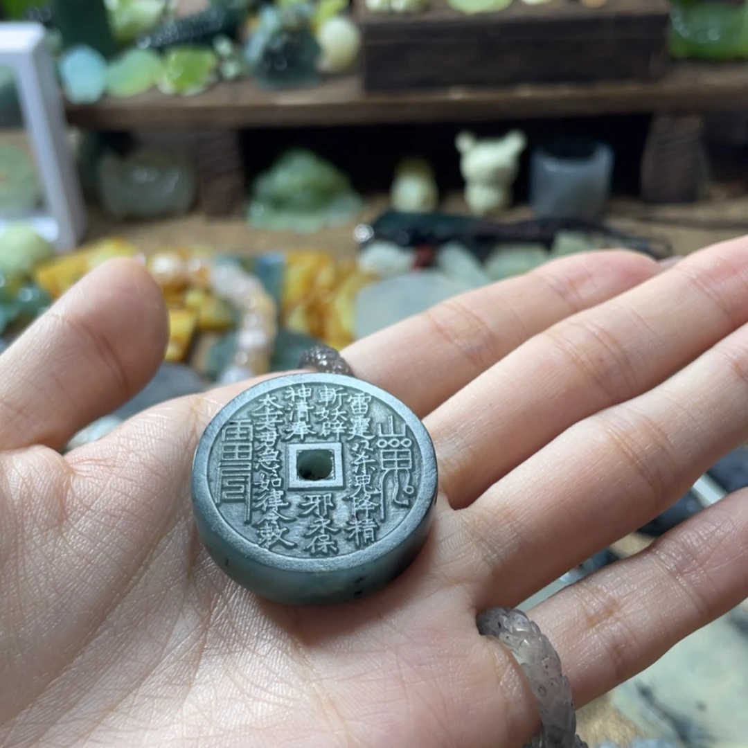 【闪购商品】蛇纹石玉颈饰未镶嵌?****中