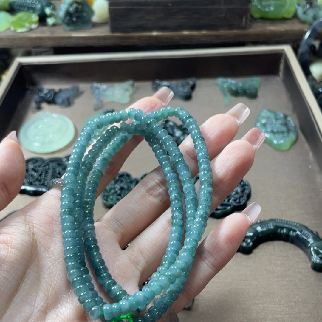 【闪购商品】蛇纹石玉颈饰未镶嵌不****?