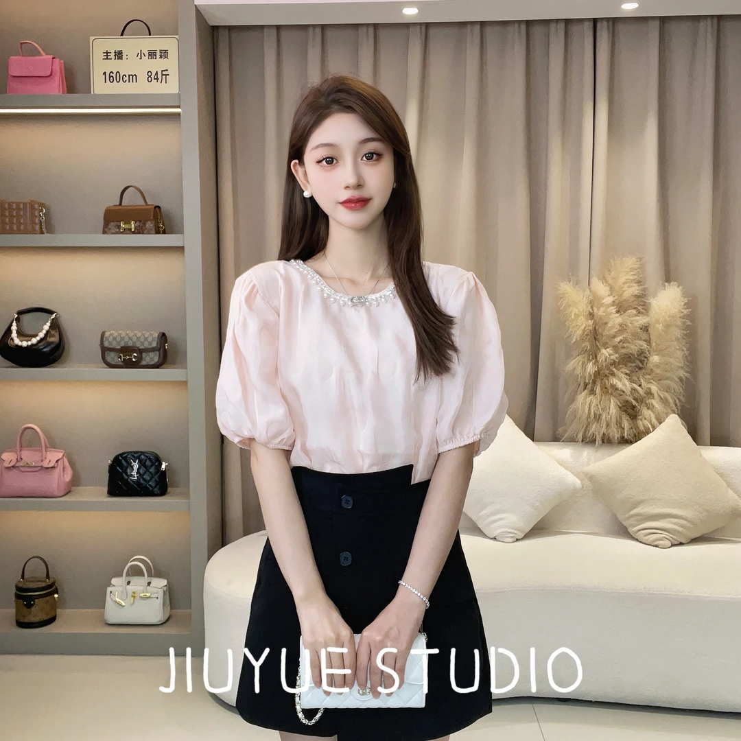 【玖月服饰】夏季新款精致气质泡泡袖设计感显瘦钉珠甜美上衣Z54116