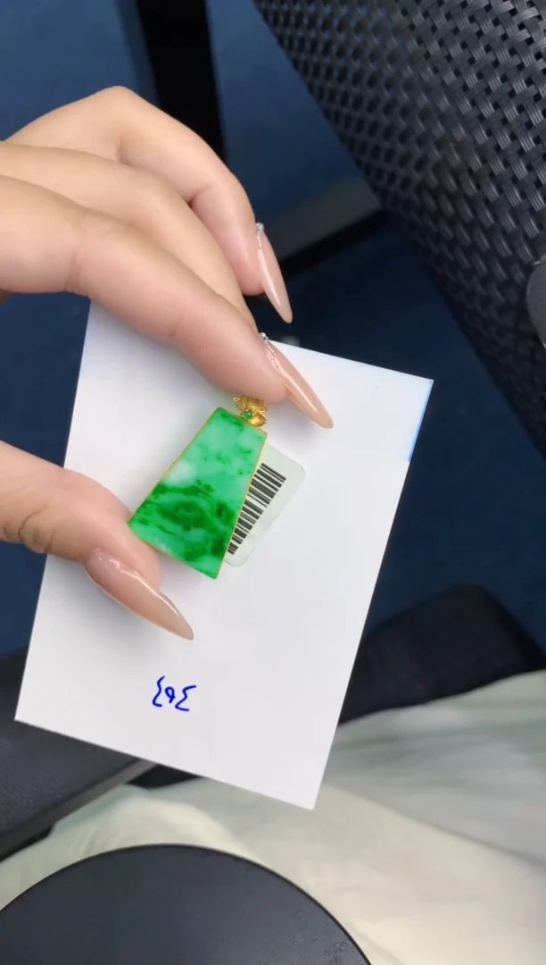 【闪购商品】翡翠颈饰18K金镶嵌000000000