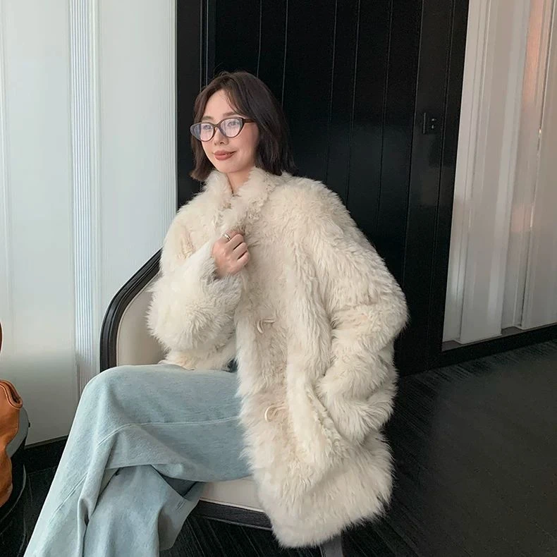 西班牙进口托斯卡纳皮毛一体外套女小立领牛角扣外套新款-DJ2410