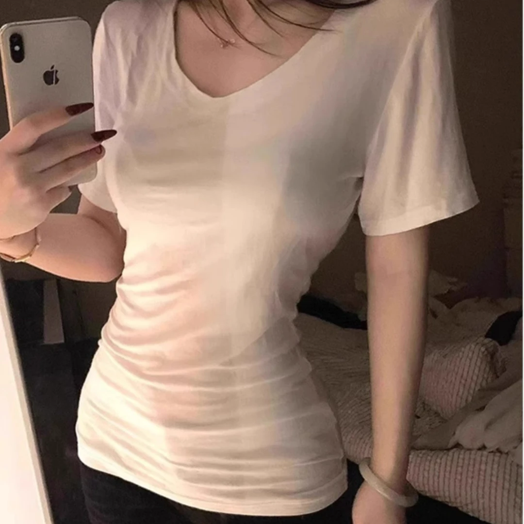 超显瘦夏日垂感正肩收腰V领短袖上衣打底基础好穿设计感辣妹T恤女