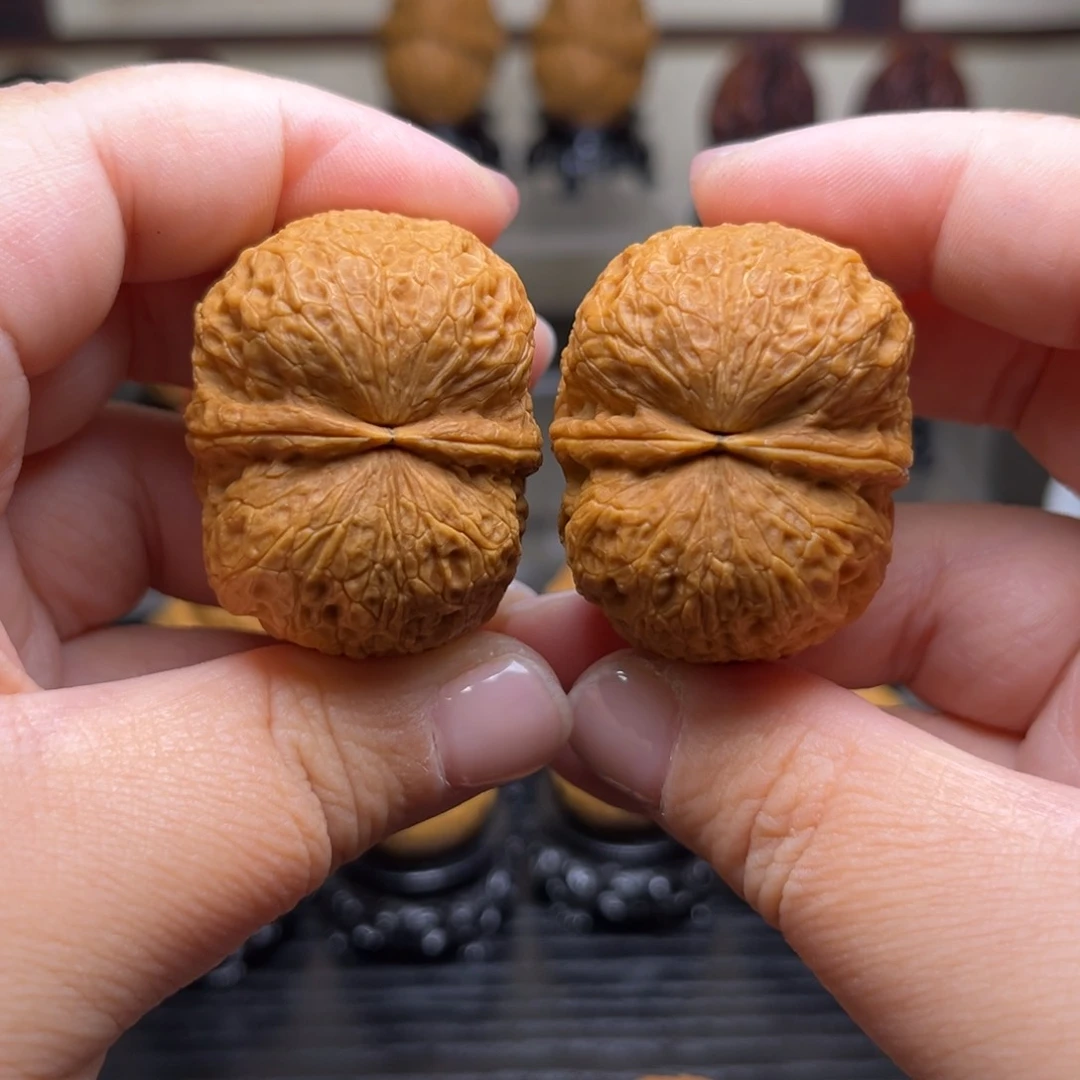 桃核把件9z----------39尺50克