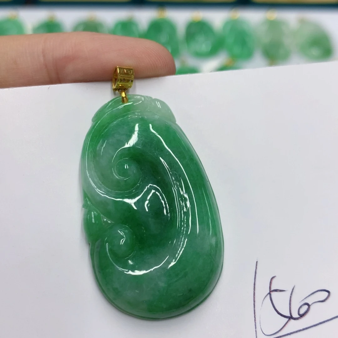 翡翠颈饰18K金镶嵌翡翠