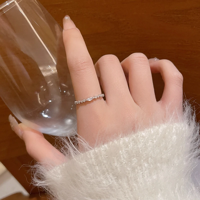 银色微镶锆石素圈戒指女高级感小众气质网红食指戒冷淡