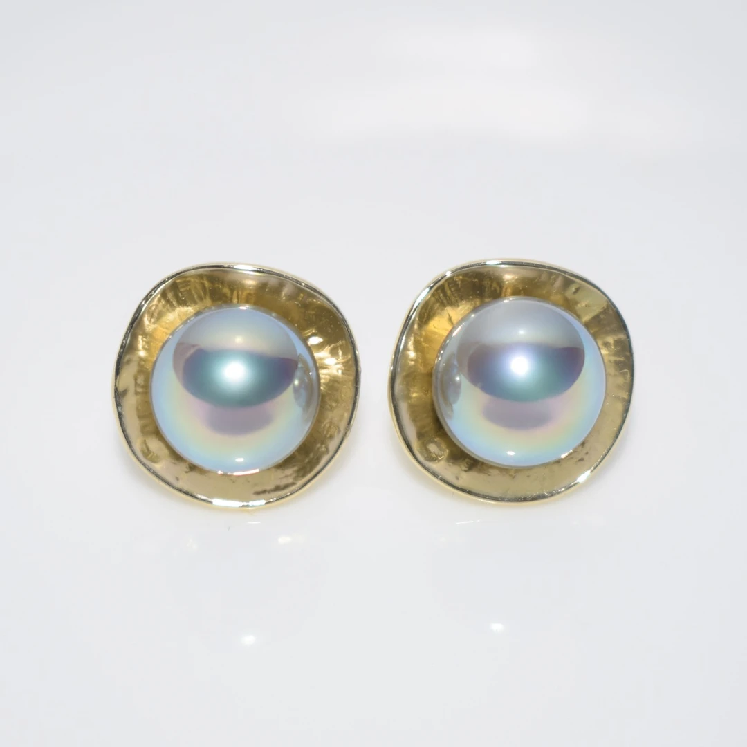 【董小姐】贝珠荷花苞耳钉正圆强光高端小众耳环星空炫彩耳饰