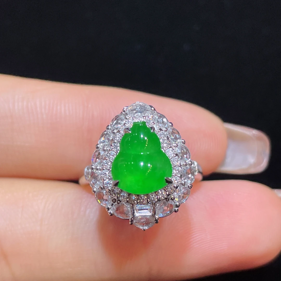 天然缅甸翡翠A货玻璃种满阳绿葫芦戒指吊坠两用款，18k金镶嵌伴钻