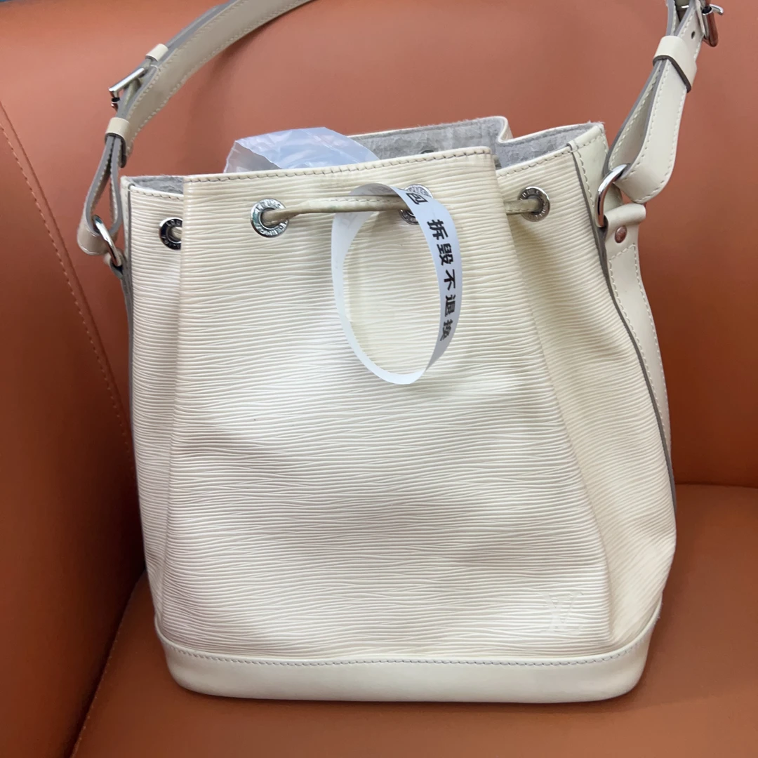 95新 LouisVuitton/路易威登 路易威登白色水波纹水桶包