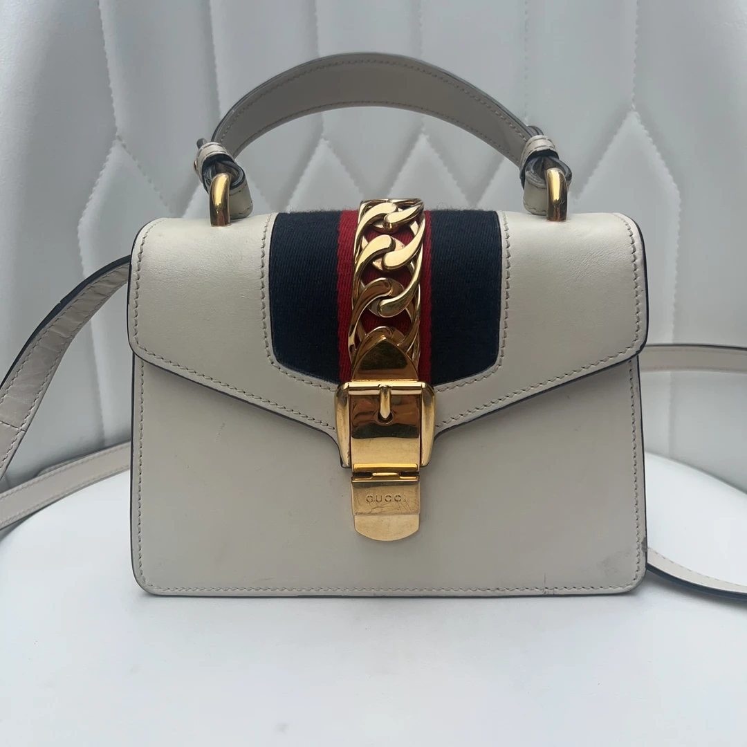 95新 GUCCI/古驰 GUCCI 古驰 白色塞尔维亚小号斜挎包-
