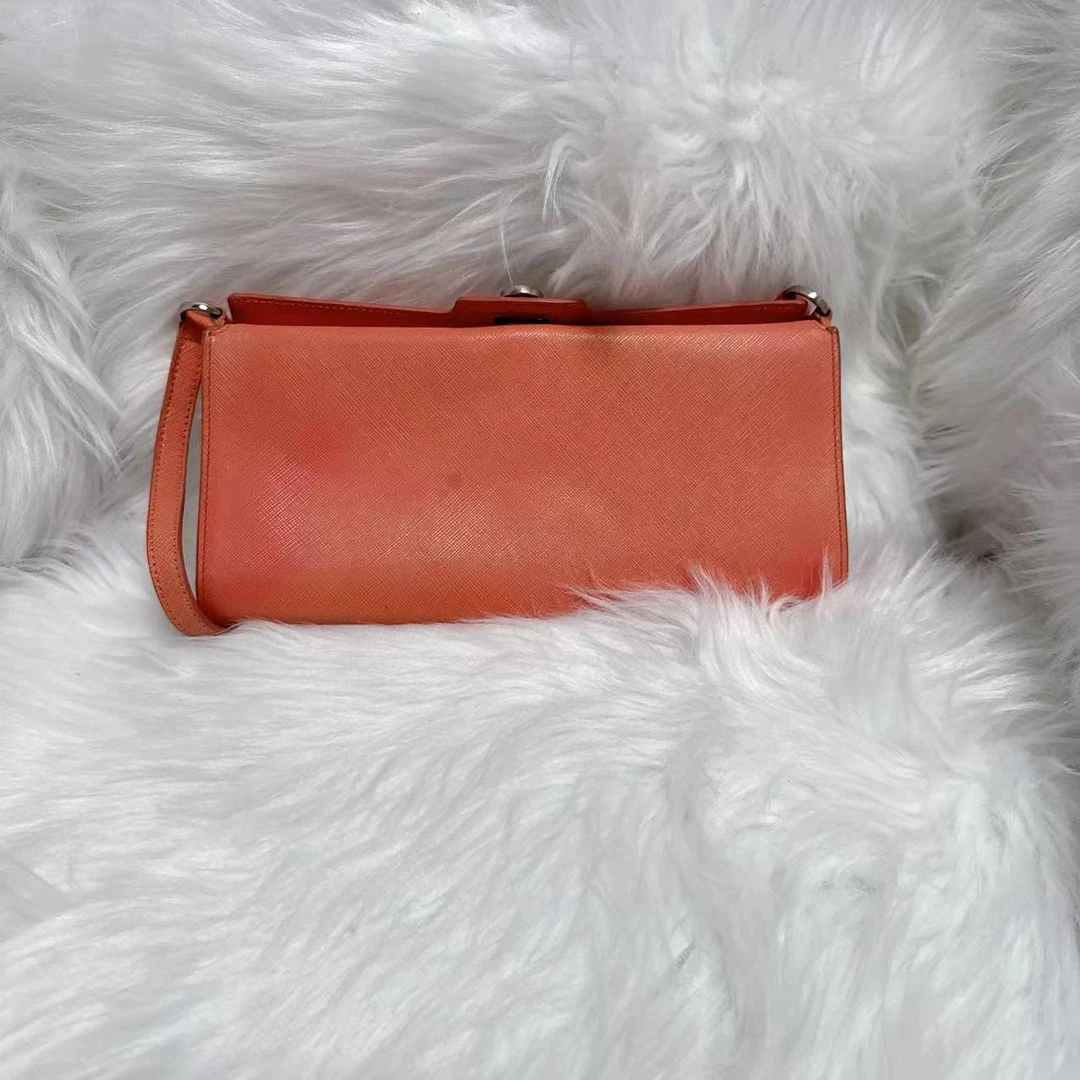 95新 FERRAGAMO/菲拉格慕 菲拉格慕 百搭款单肩包-