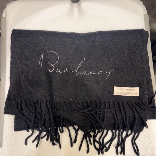 95新 BURBERRY/博柏利 博柏利 时尚百搭黑色围巾-