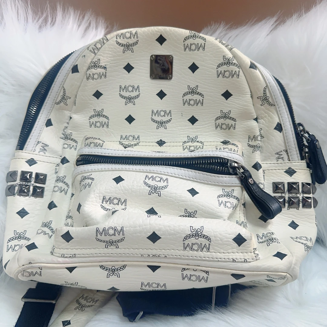 95新 MCM mcm 百搭款白色双肩包中号